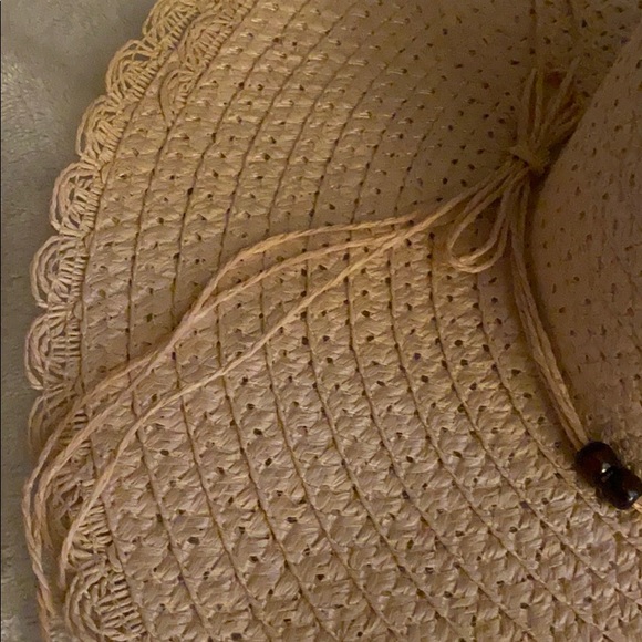 Hat - Picture 3 of 4